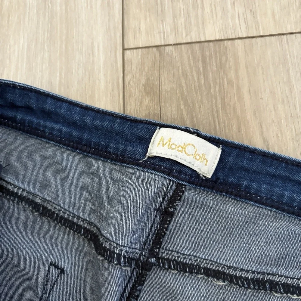 ModCloth Embroidered Button-Fly Flare Jeans Women's Size XL Pintuck Pleating